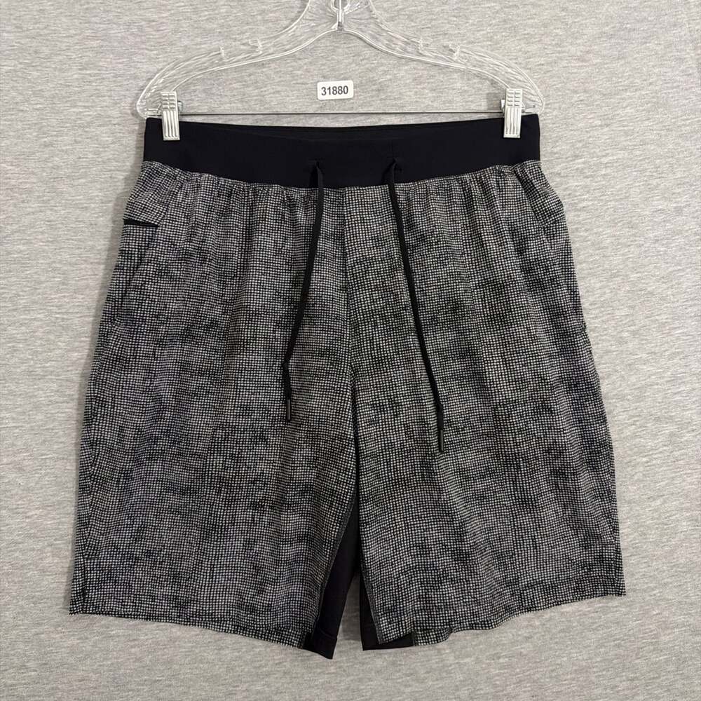 Lululemon Men’s Size Large White / Black T.H.E Lined Gynm Running 9" Short